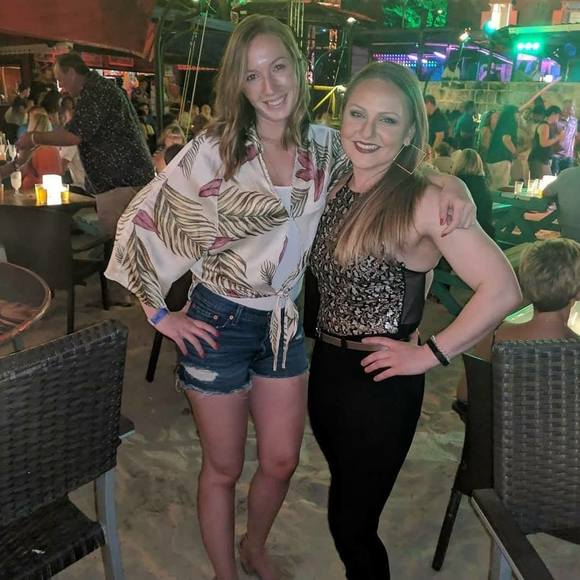 Meet your Posher, Brooke - Picture 1 of 1